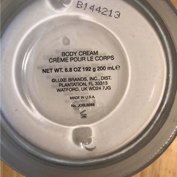 JOSIE NATORI BODY CREAM NET WT. 6.8 OZ 192 g 200 mL - Picture 5 of 8
